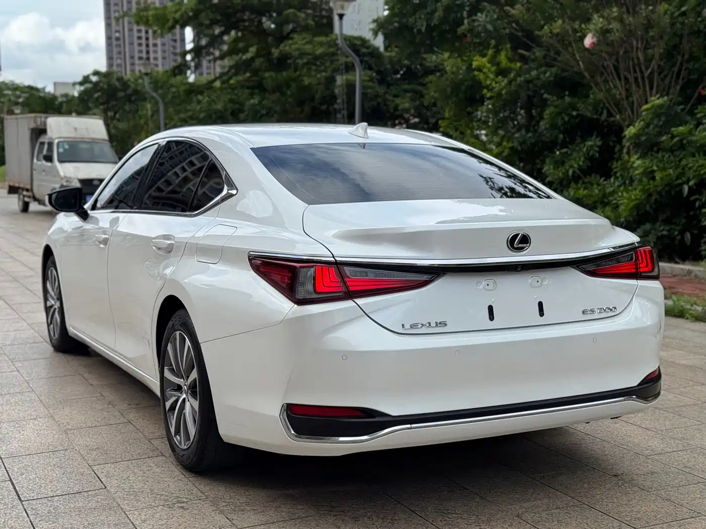Фото 5 - Lexus ES