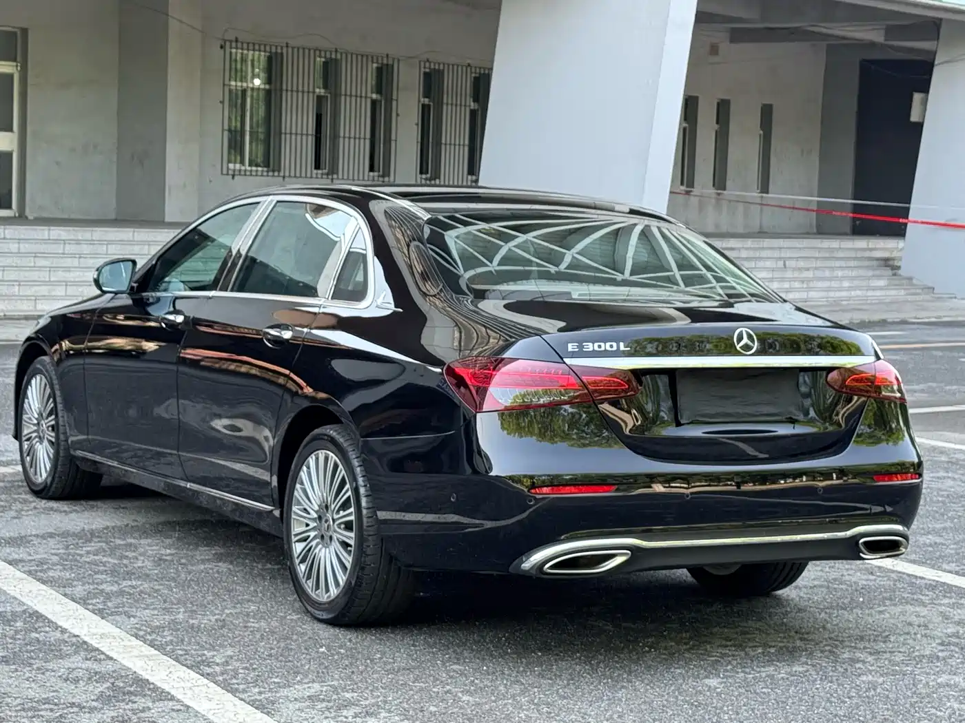 MERCEDES-BENZ E-CLASS