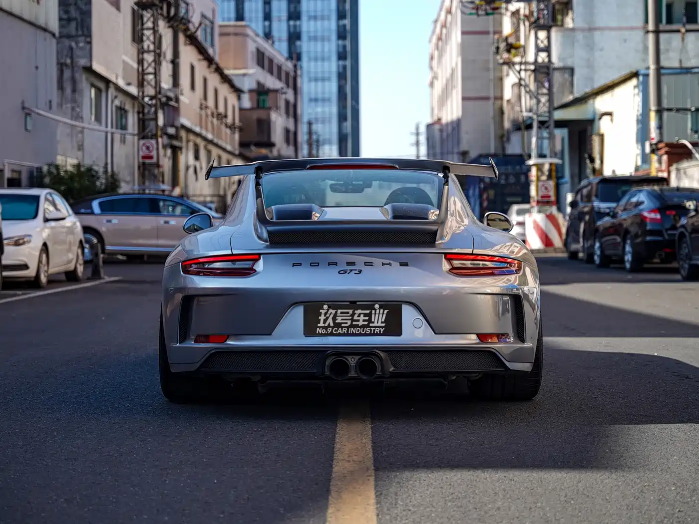PORSCHE 911