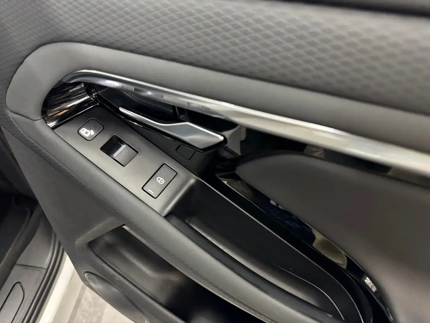 Land Rover Range Rover Evoque 2020 249PS Youth Edition фото 10