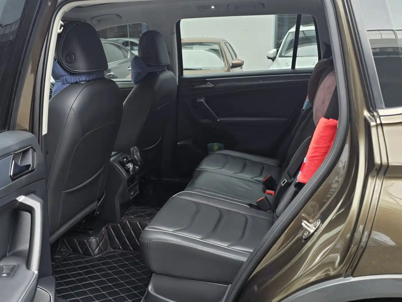 Volkswagen Tiguan L 2019 330TSI Automatic 2WD R-Line Flagship Edition China VI фото 10