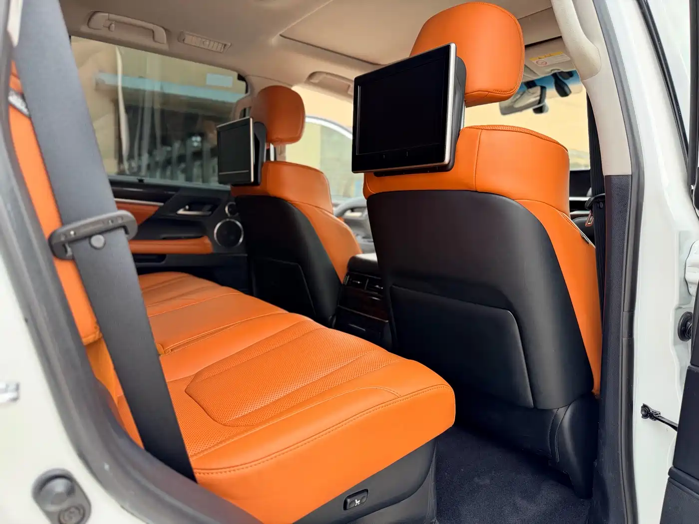 Lexus LX 2016 570 Dynamic Luxury Edition фото 10