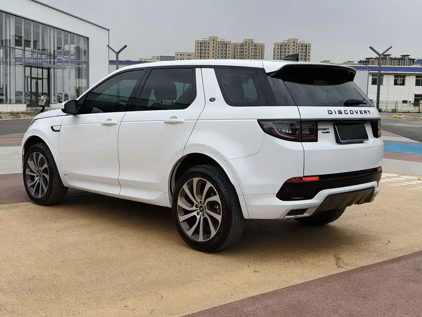Land Rover Discovery Sport 2022 Model Facelift 249PS R-Dynamic S Performance Edition 5-seater фото 7