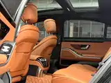 Photo 8 - Mercedes-Benz S-Class