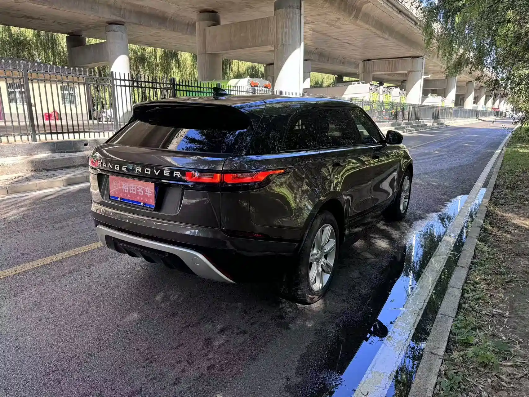 Фото 4 - Land Rover Range Rover Velar