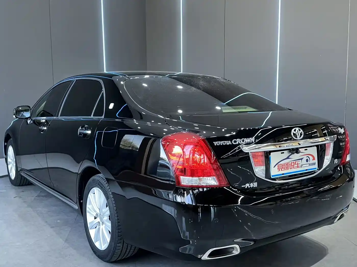 Toyota Crown 2010 2.5L Royal Leather Sunroof фото 8