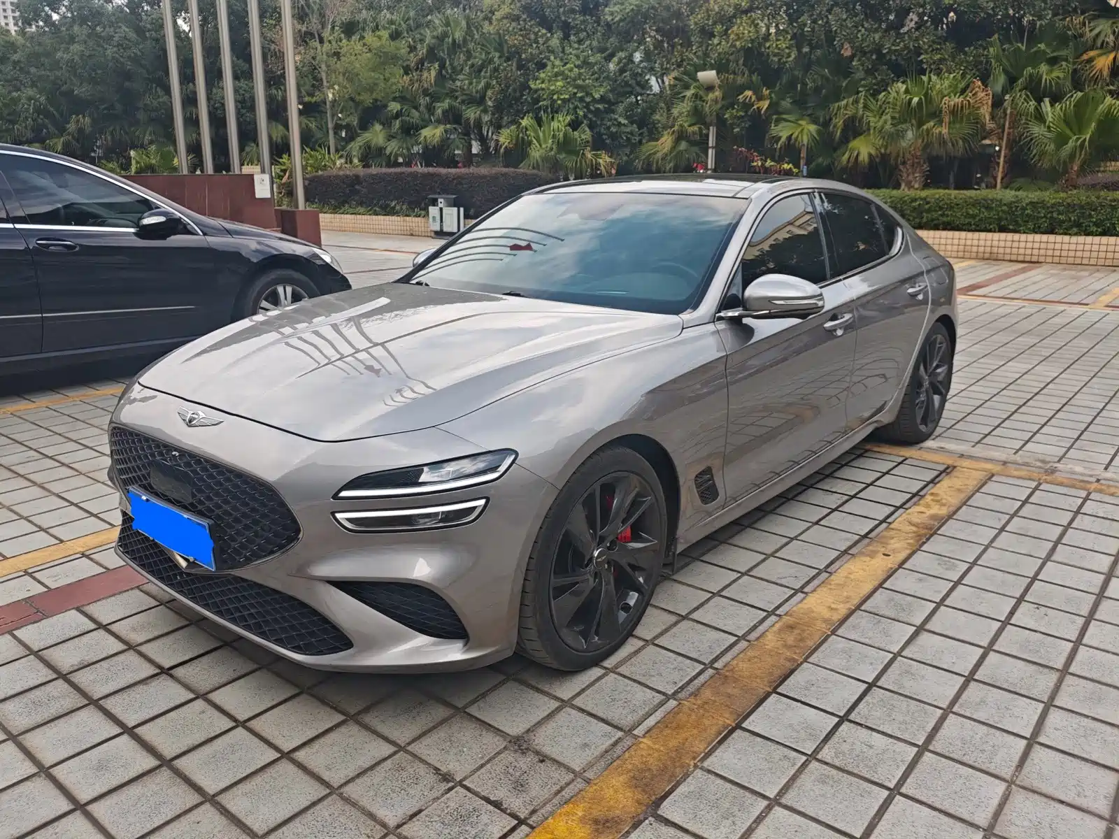 Фото 1 - Genesis G70
