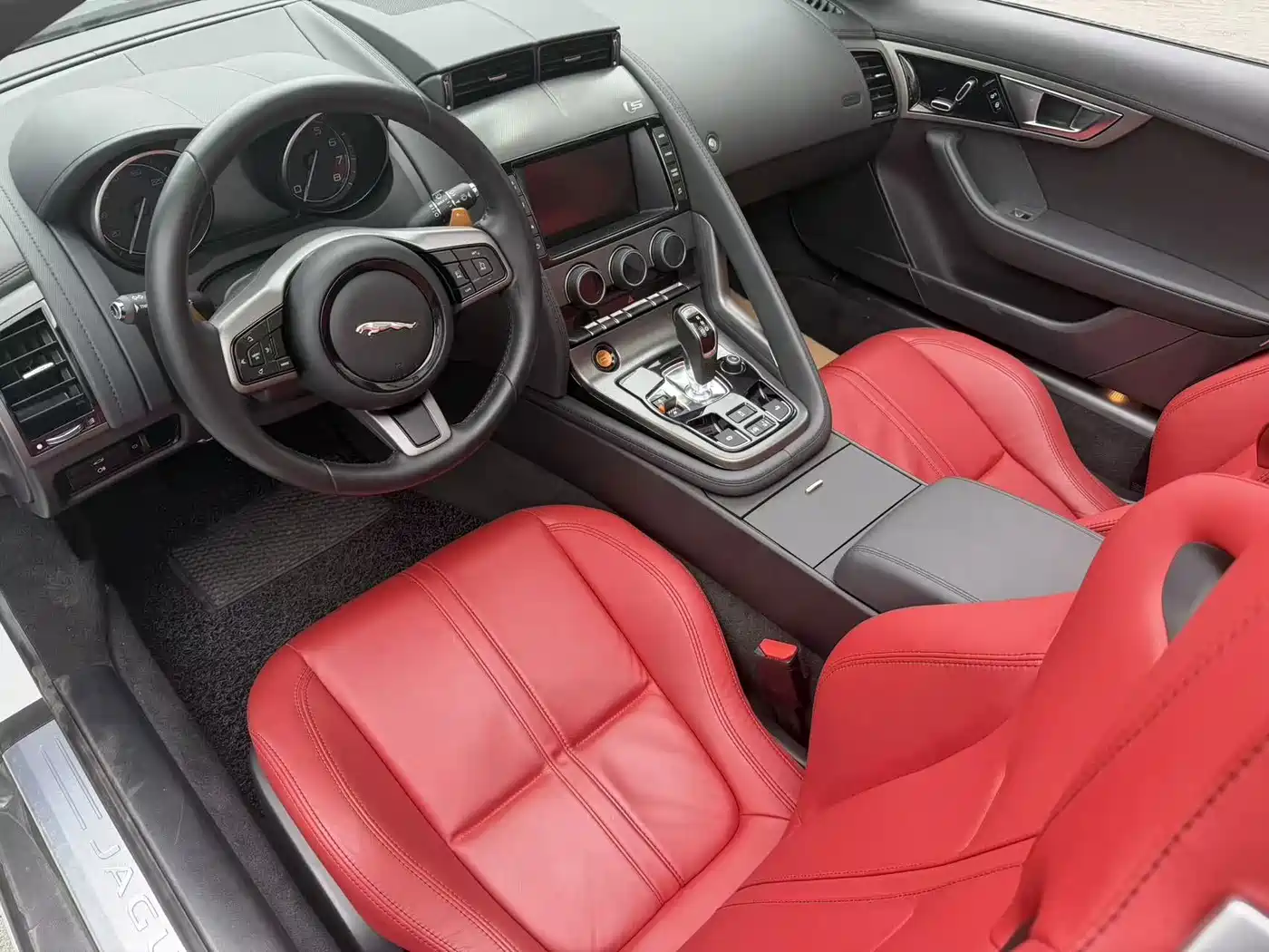Фото 6 - Jaguar F-TYPE