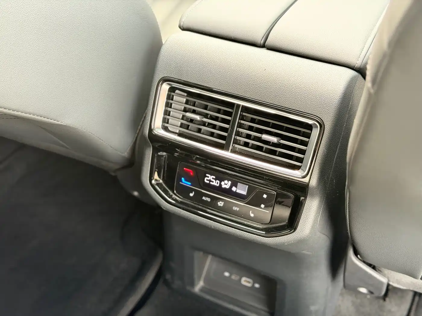Volkswagen Teramont 2022 380TSI 4MOTION Premium Luxury фото 10