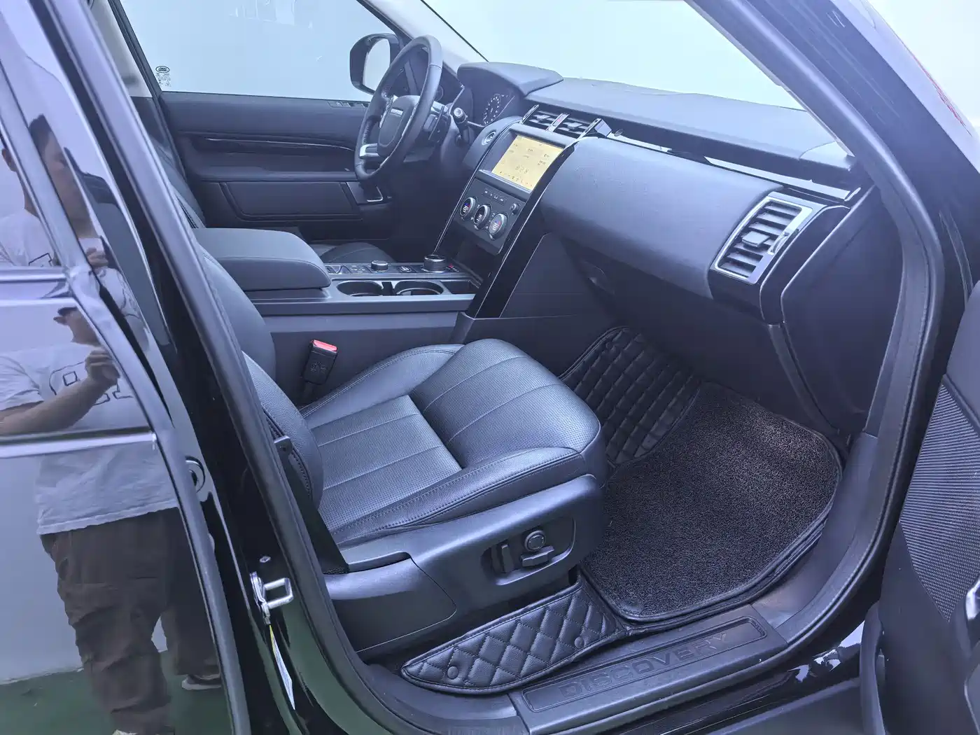 Land Rover Discovery 2020 3.0 SC V6 SE фото 16