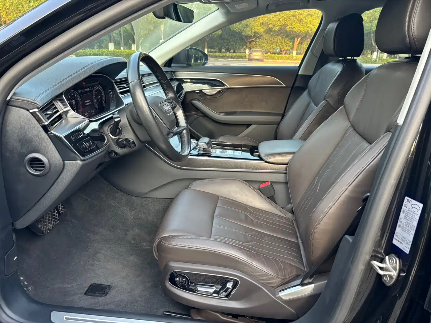Audi A8 2019 Facelift Plus A8L 50 TFSI quattro Comfort фото 7
