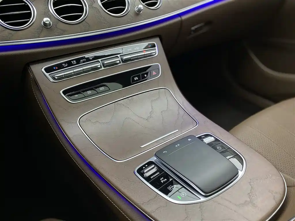 Mercedes-Benz E-Class 2023 E 300 L Fashion фото 18