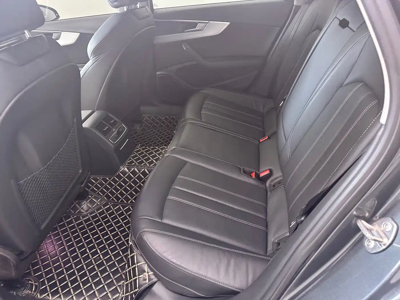 Audi A4L 2020 40 TFSI Luxury Dynamic фото 25