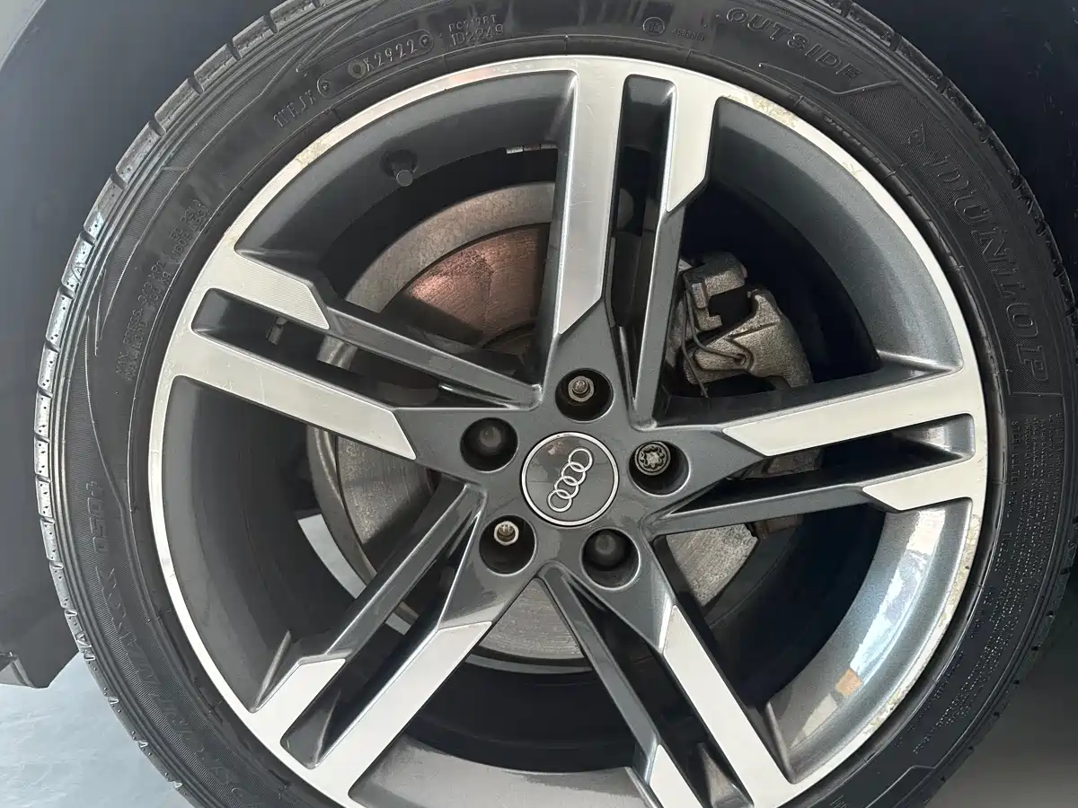 Audi A4L 2020 40 TFSI Luxury Dynamic фото 32