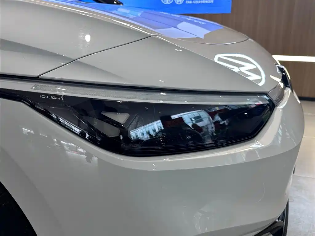 VOLKSWAGEN ID.7 VIZZION