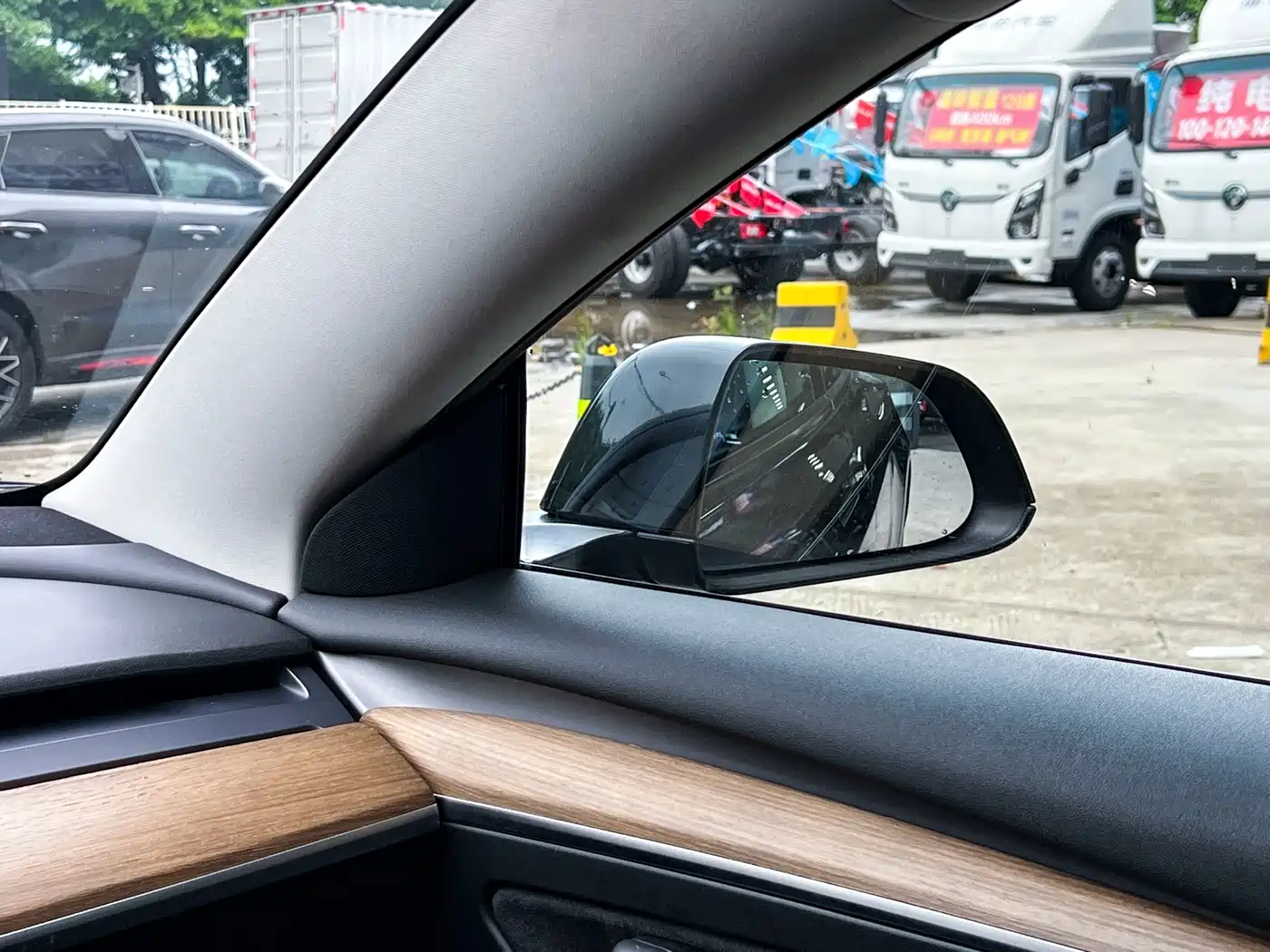 Фото 12 - Tesla Model 3