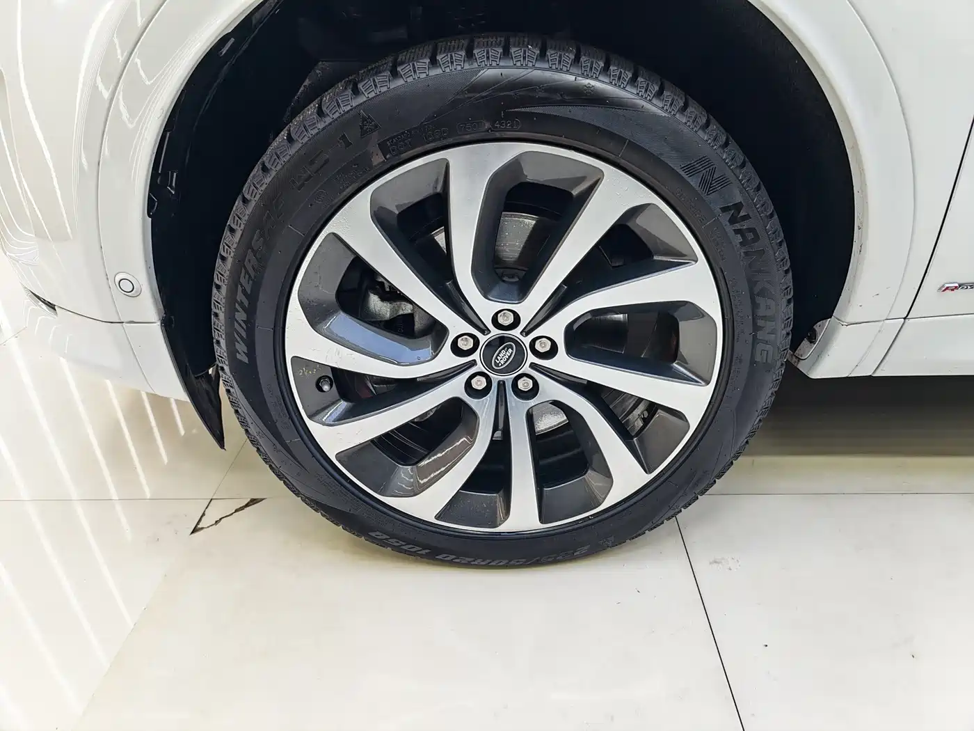 LAND ROVER DISCOVER SPORTS