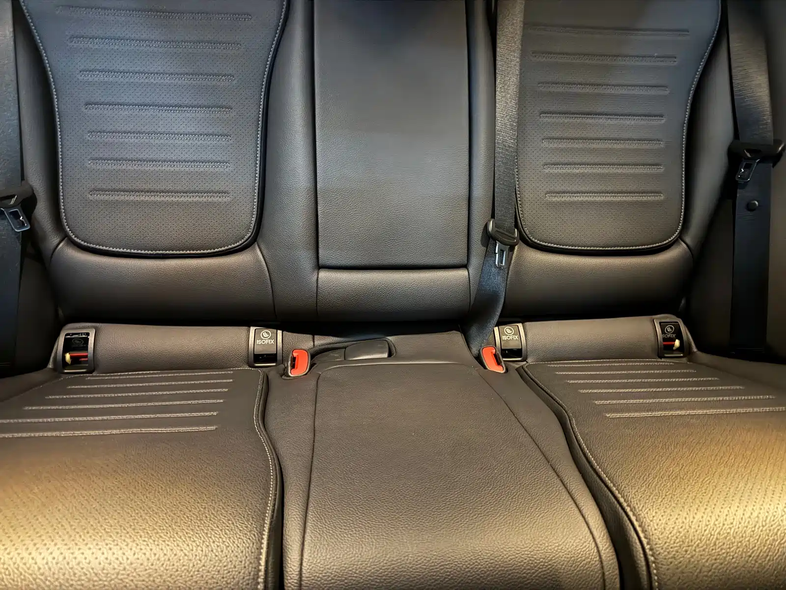 Photo 6 - Mercedes-Benz C-Class