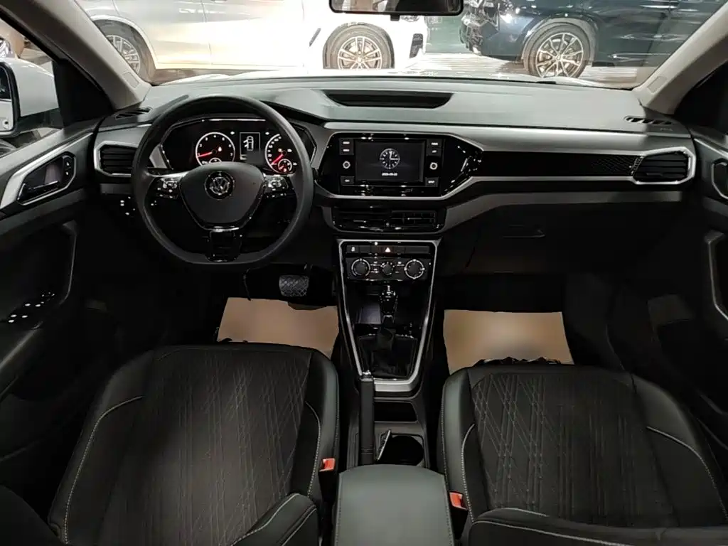 Фото 10 - Volkswagen T-Cross