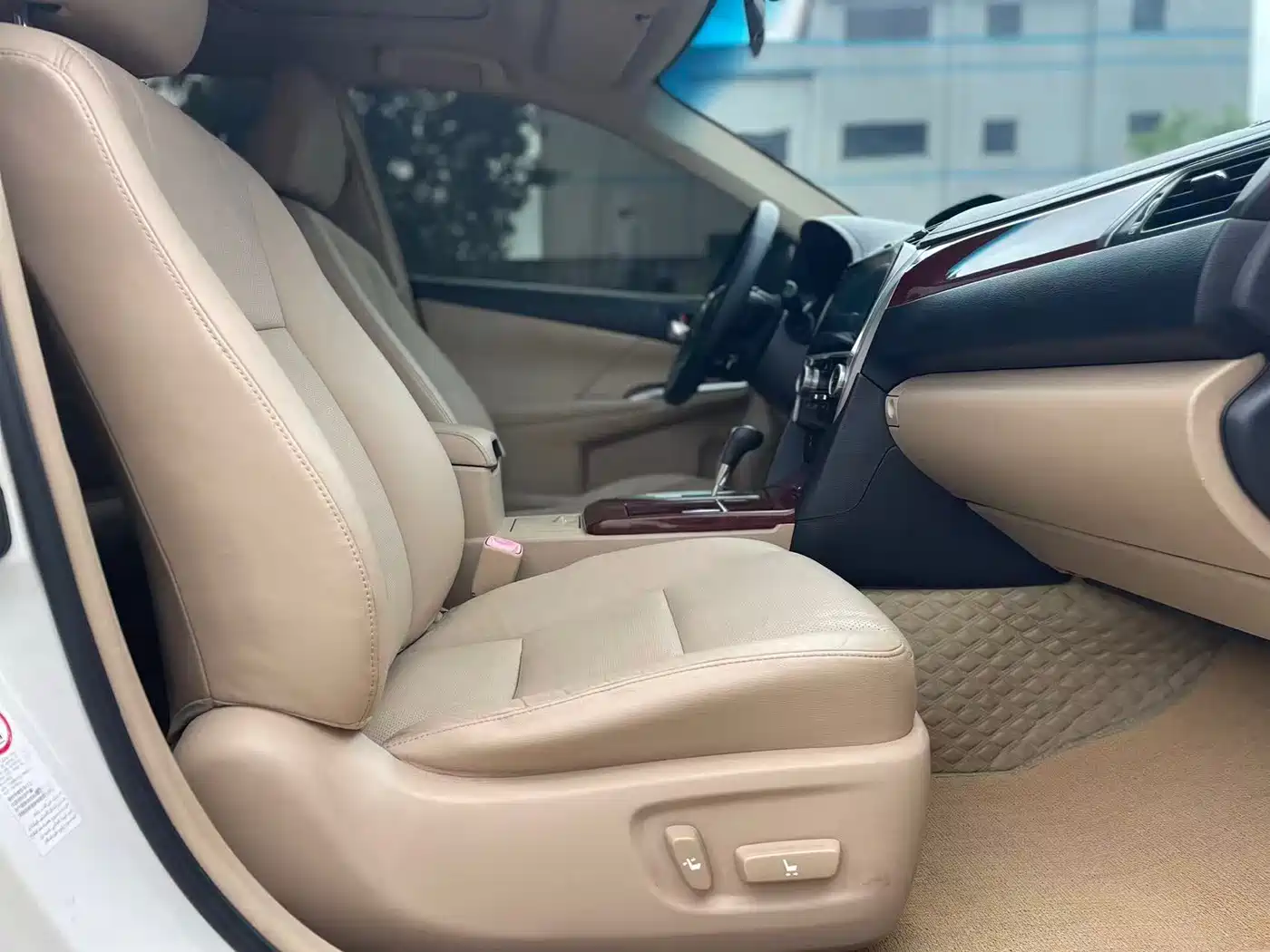 Toyota Camry 2012 2.5G Luxury Navigation Edition фото 12