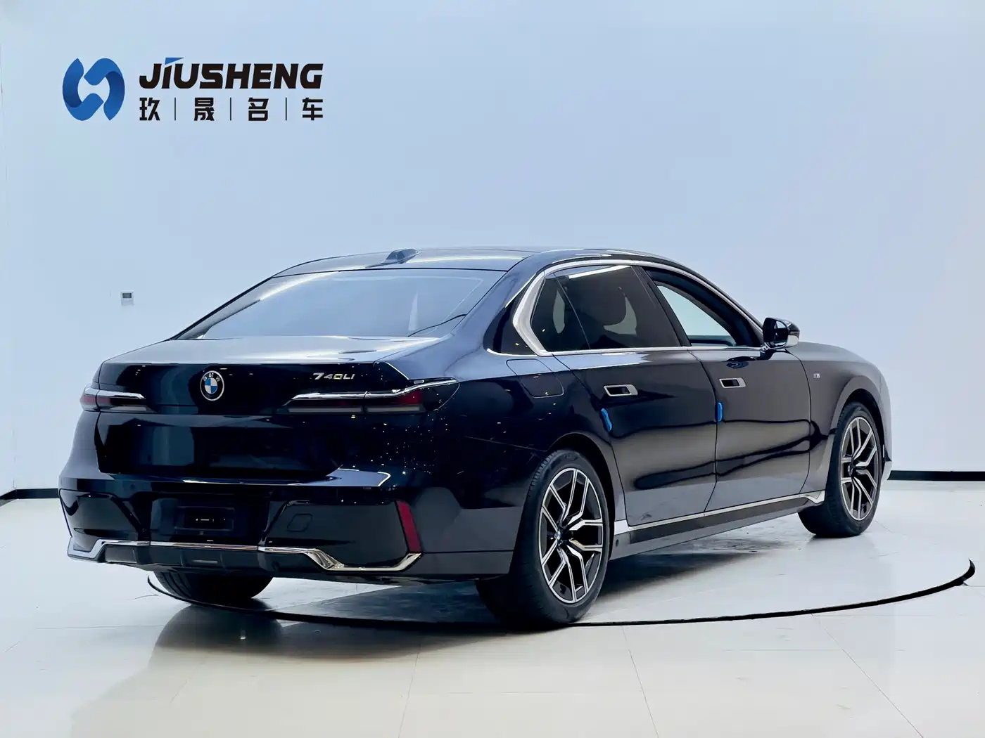 BMW 7 Series 2023 Model 735Li M Sport Package фото 6