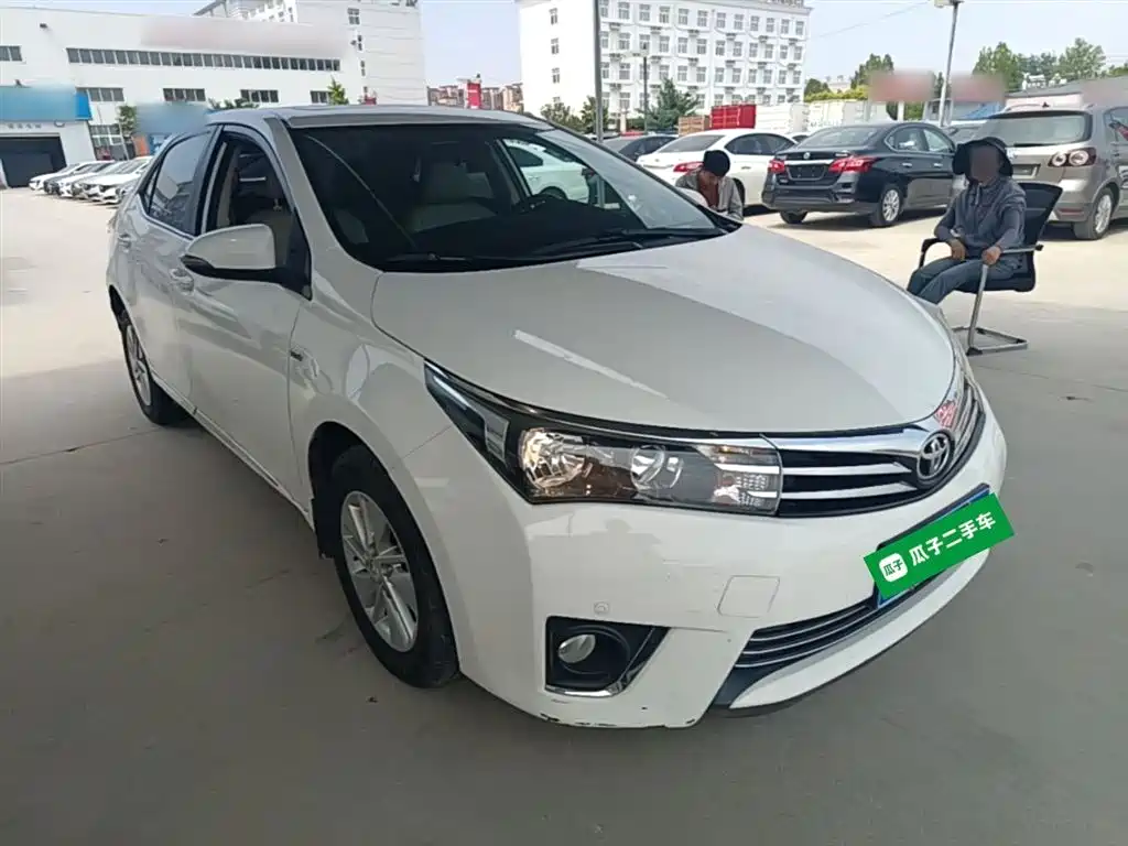 Toyota Corolla 2014 1.6L CVT GL-i фото 4