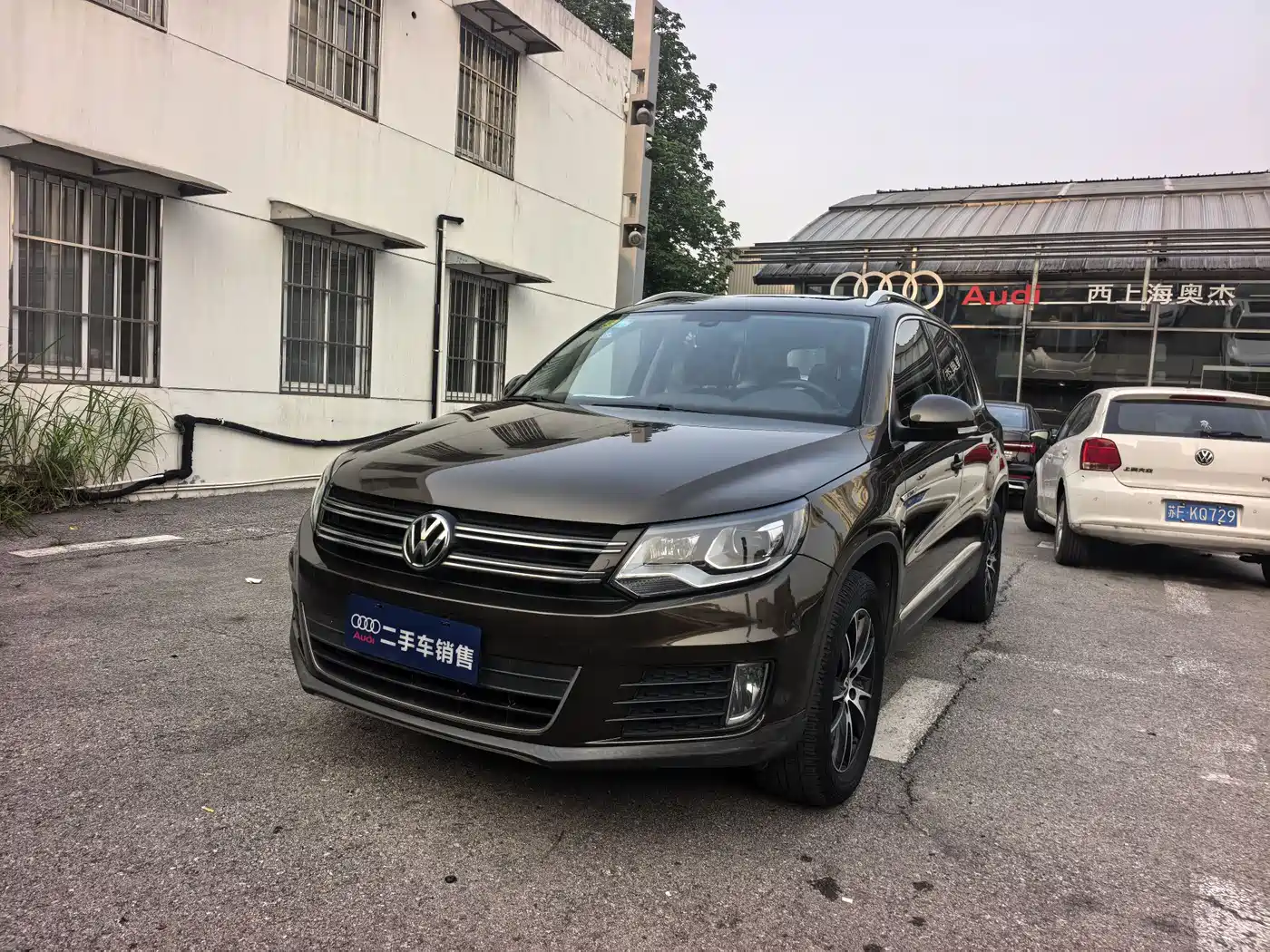 VOLKSWAGEN TIGUAN