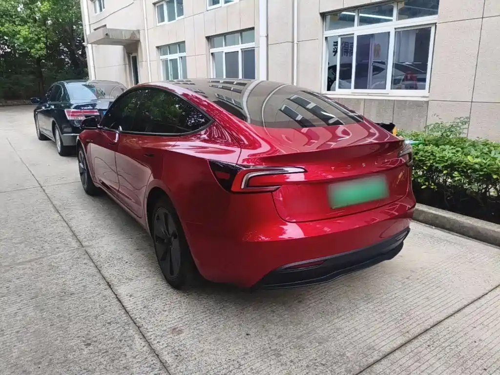 Фото 5 - Tesla Model 3
