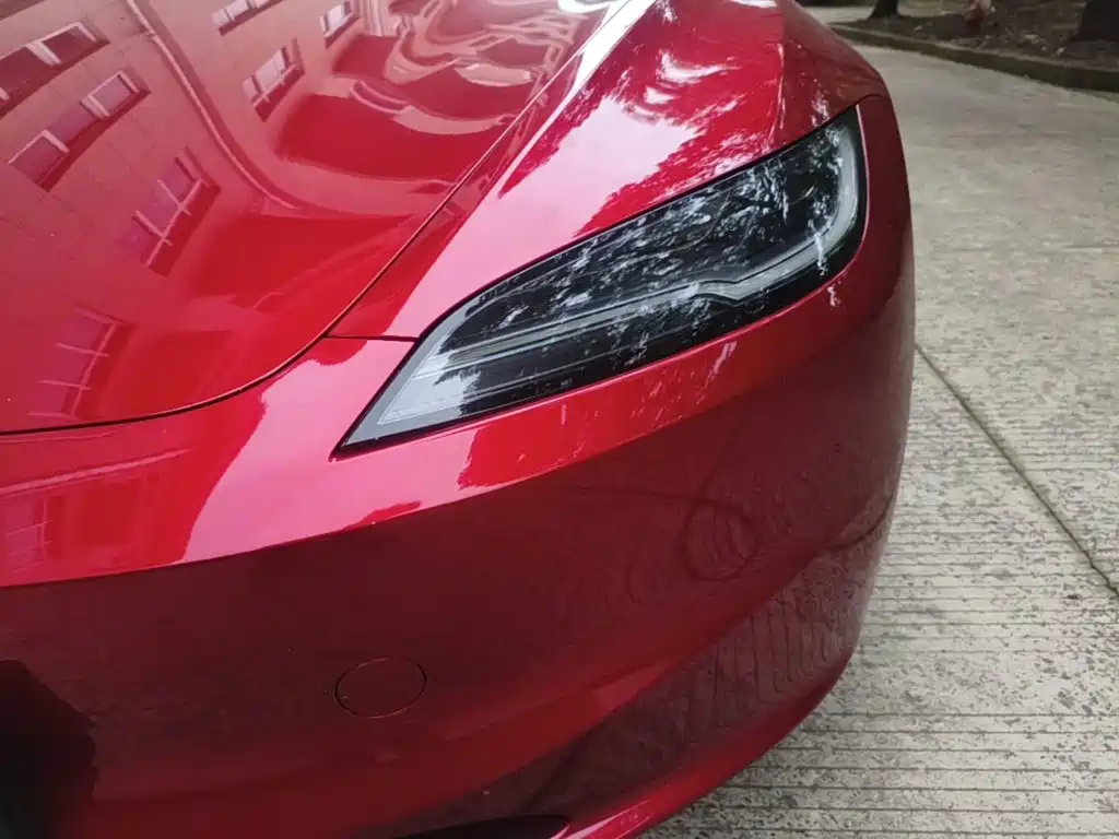 Фото 24 - Tesla Model 3