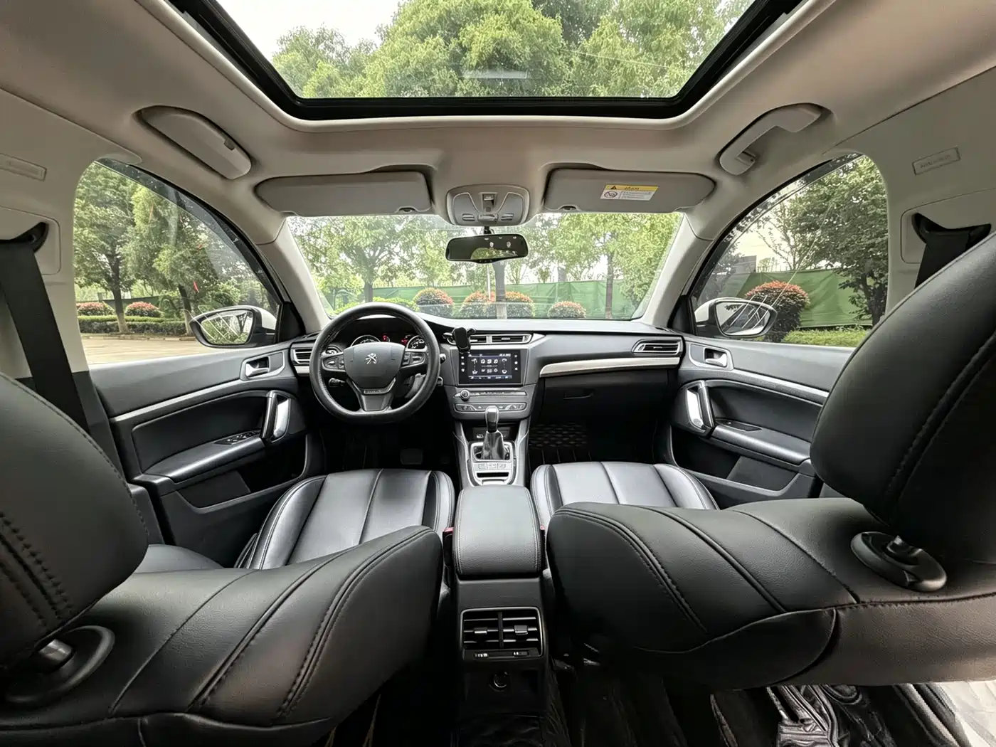 Peugeot 408 2018 350THP Automatic Luxury Edition фото 12