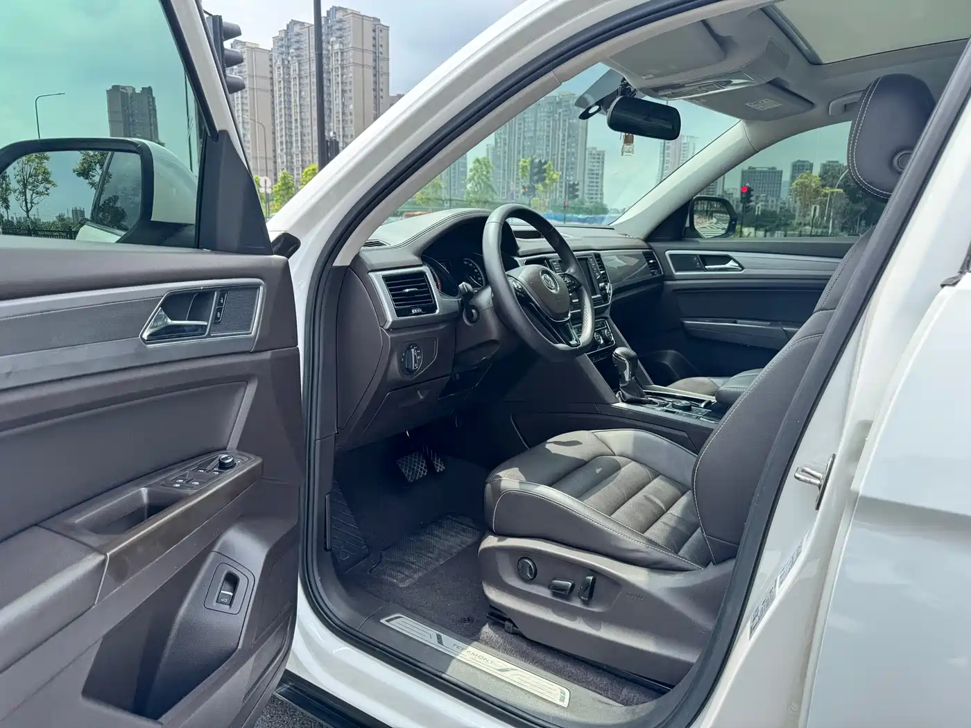 Volkswagen Teramont 2017 530 V6 4WD Luxury Edition фото 4