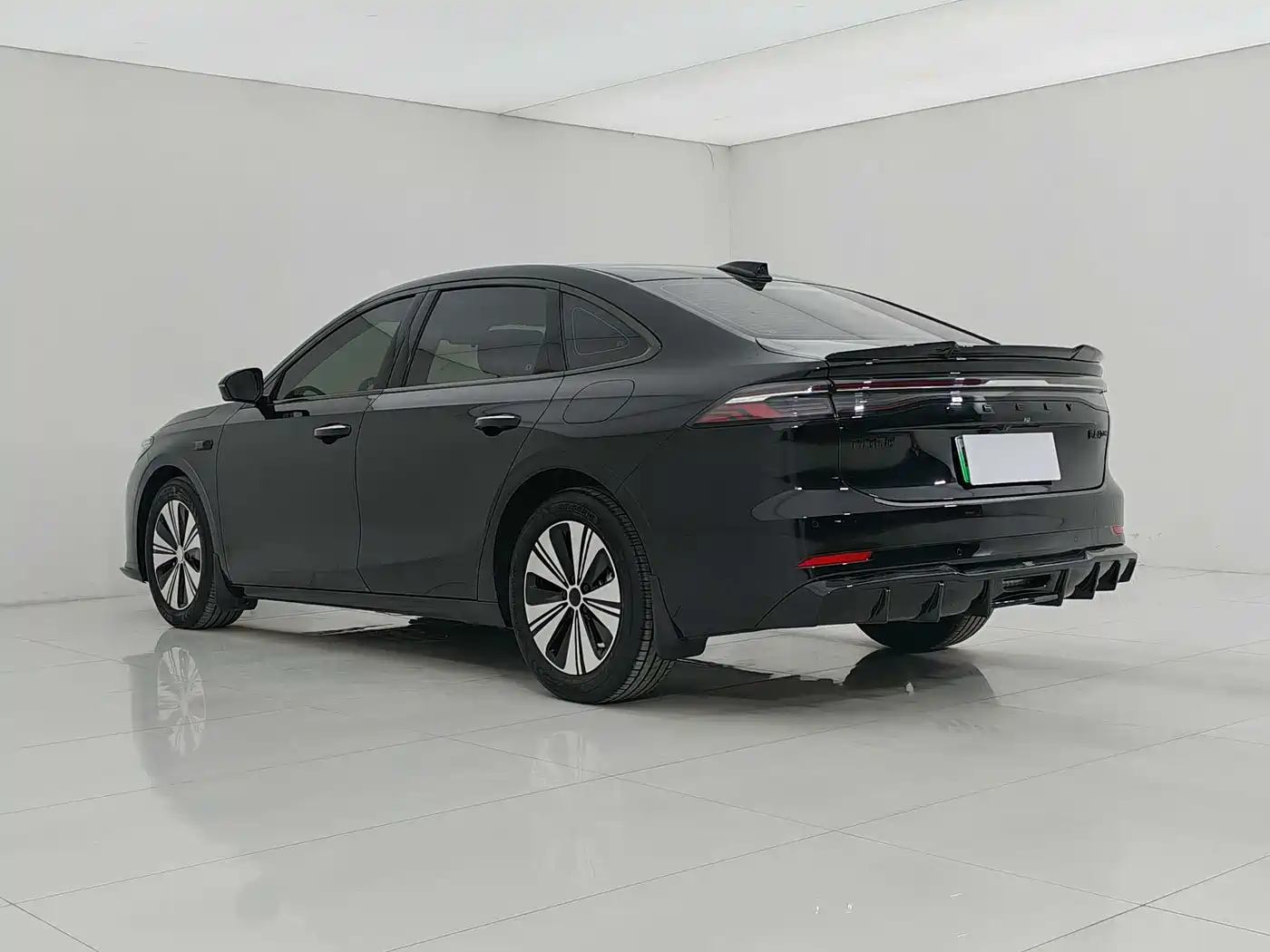 Geely Galaxy Galaxy A7 2025 EM-i 150km Explorer+ Edition фото 4