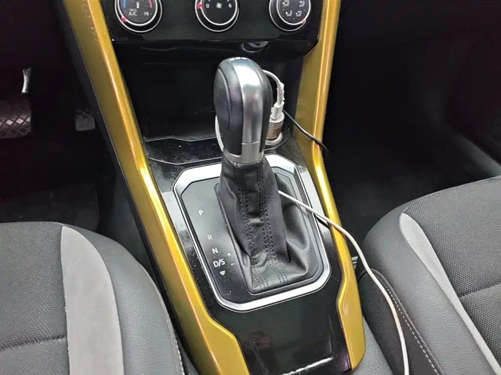 Volkswagen T-ROC 2018 280TSI DSG 2WD Progressive (China V) фото 14