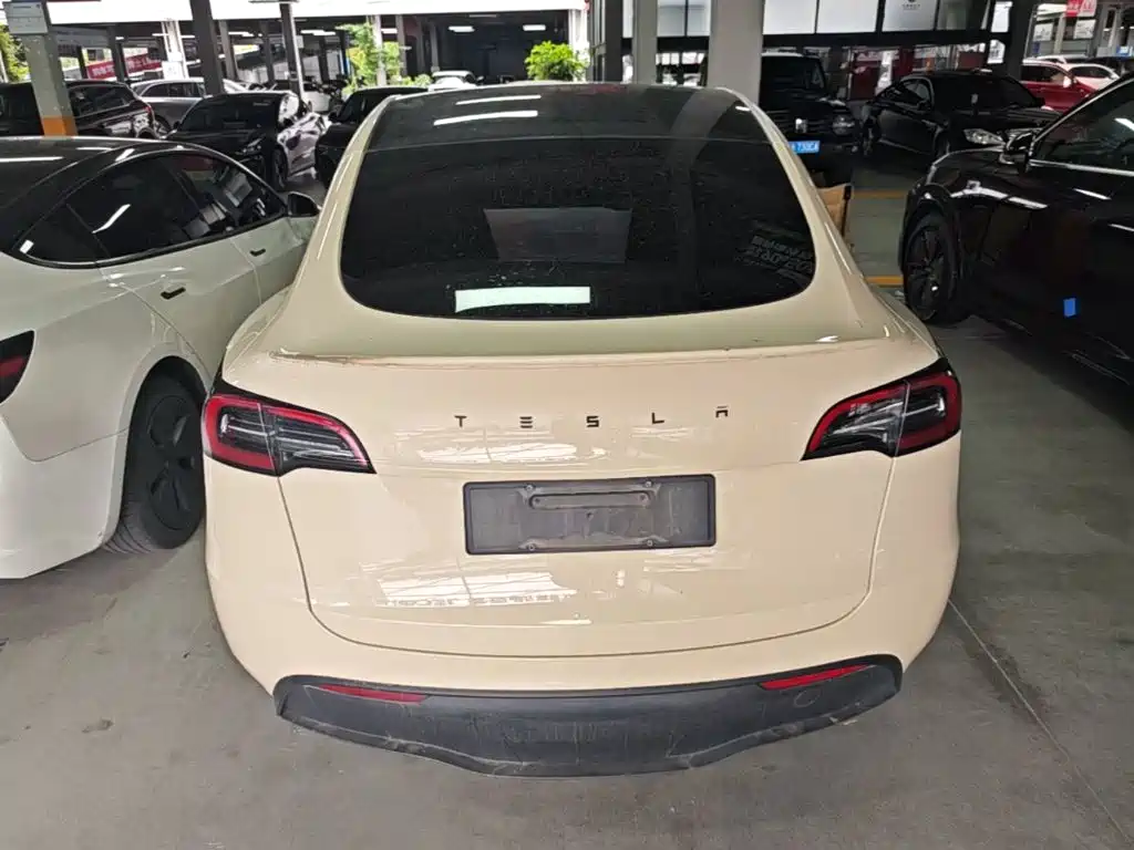 Фото 6 - Tesla Model Y