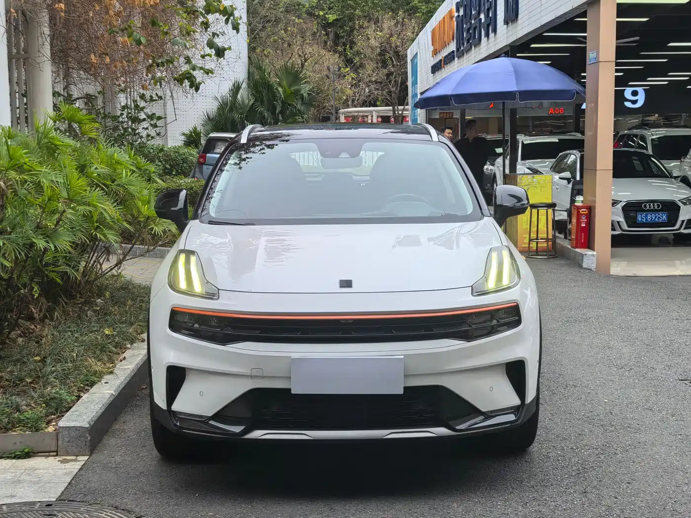 Lynk & Co 06 2020 1.5T Halo фото 2