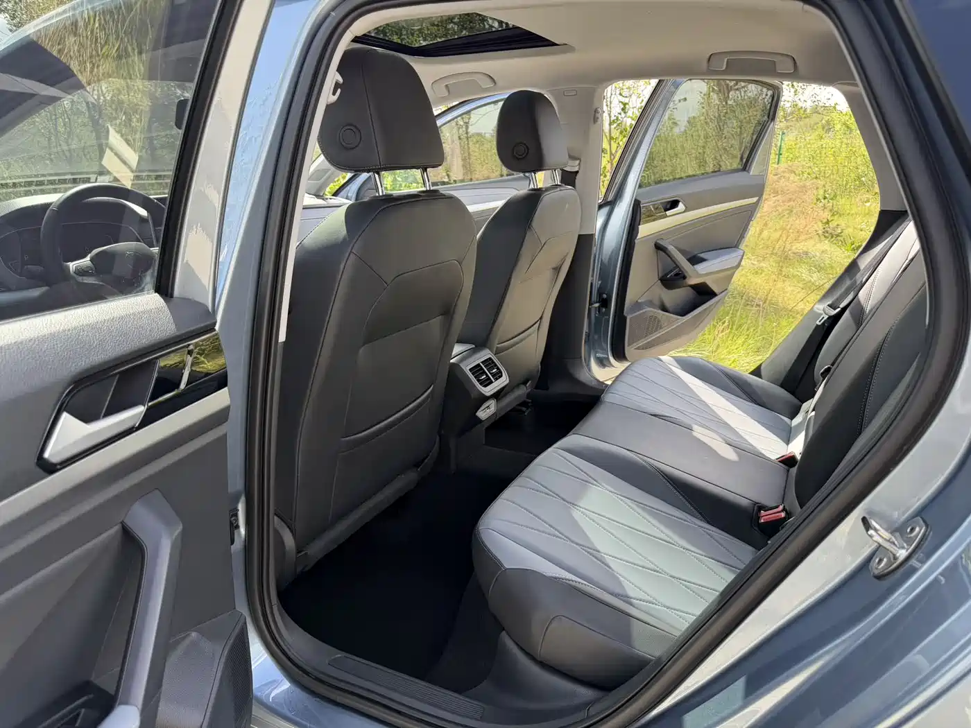 Volkswagen Lavida 2023 1.5L Auto Five Million Edition фото 20
