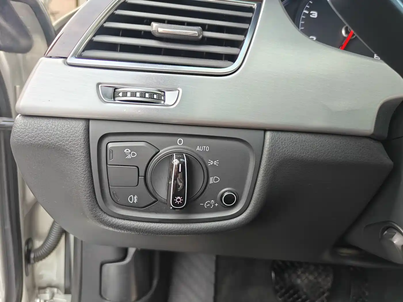 Audi A8 2014 A8L 45 TFSI quattro Luxury фото 17
