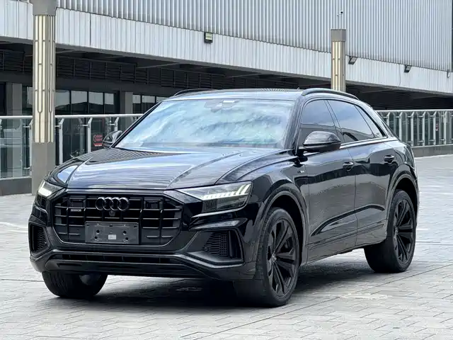 Audi Q8 2021