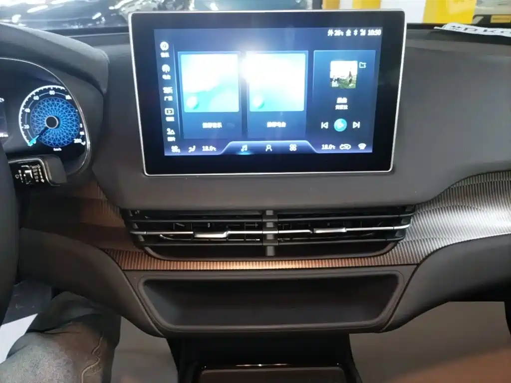 Hongqi E-QM5 2021 Ride-hailing Charging T3 Edition 5-seater фото 13