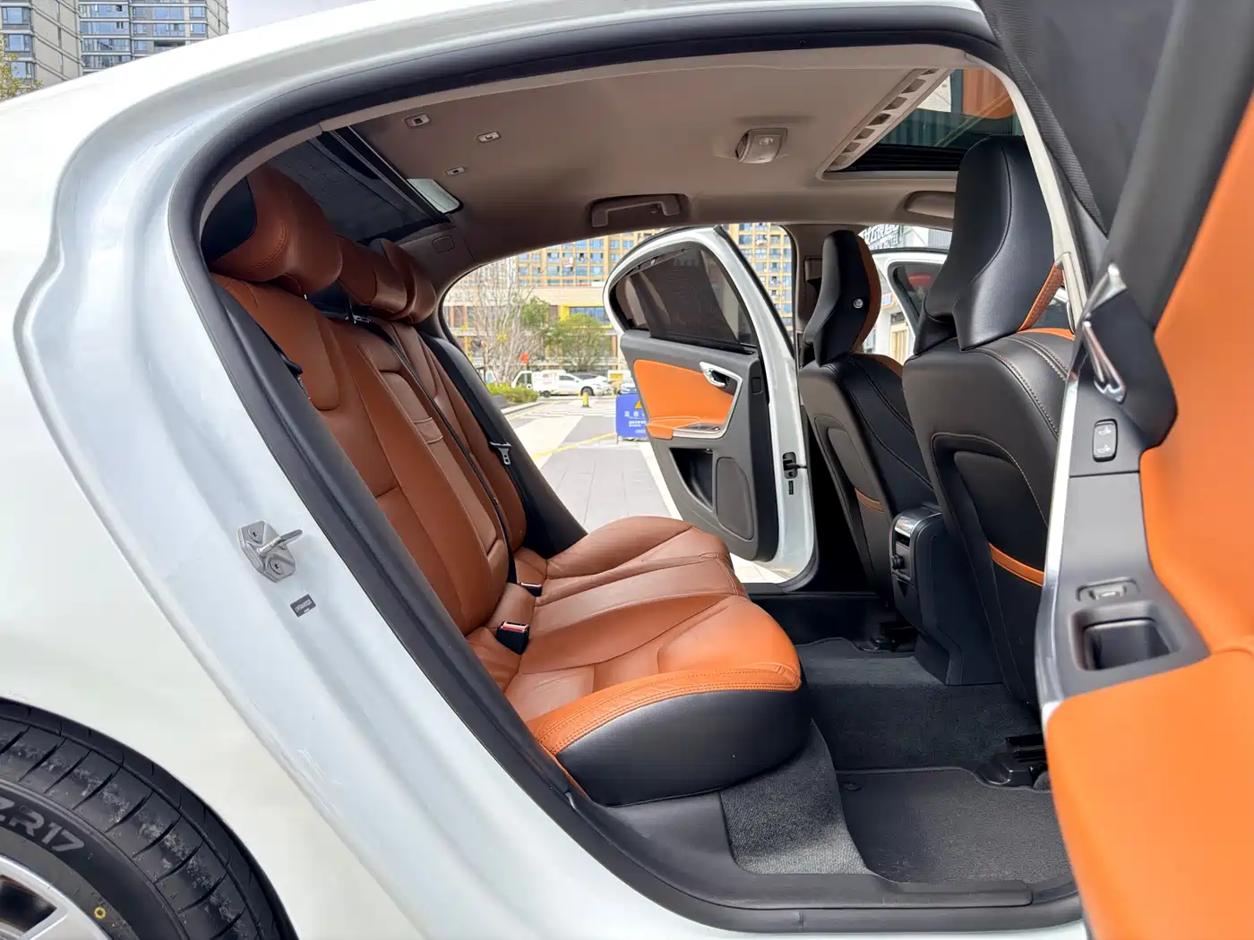 Photo 9 - Volvo S60