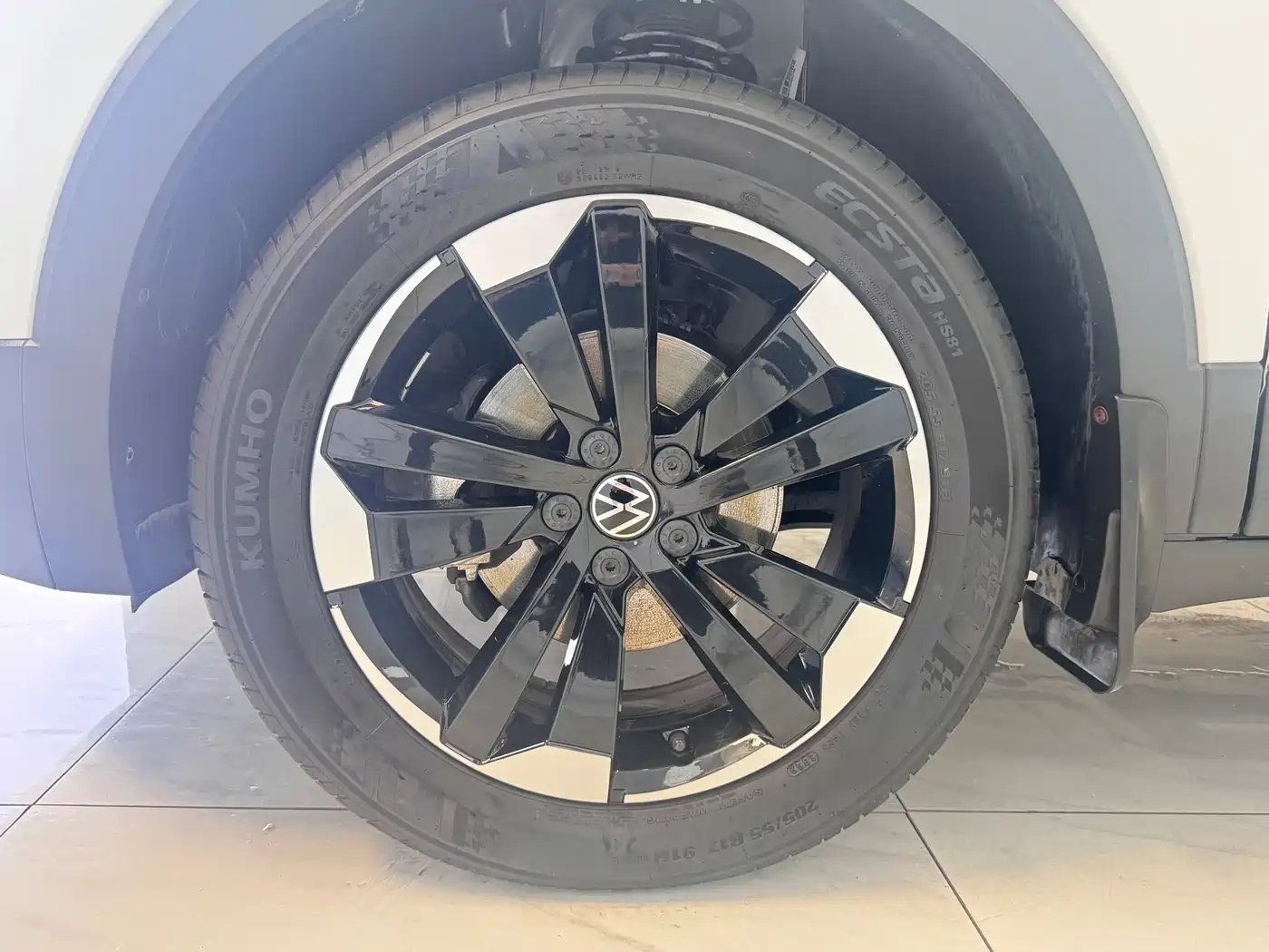 Volkswagen Tanying 2021 1.5L Automatic 30th Anniversary Edition фото 17