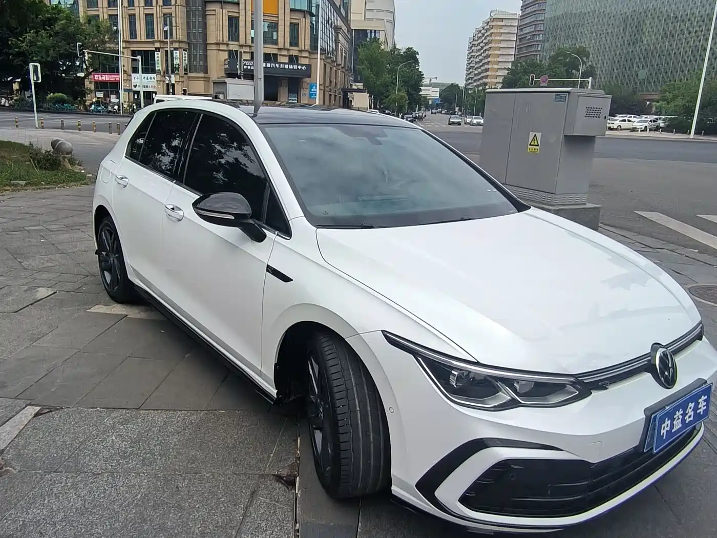 Volkswagen Golf 2023 280TSI DSG R-Line Lite фото 2