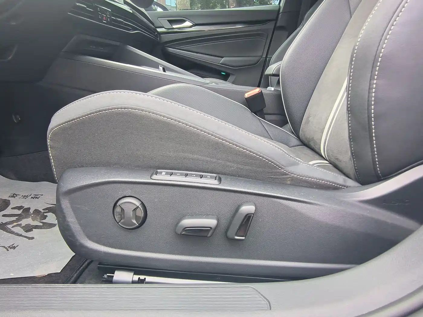 Volkswagen Golf 2023 280TSI DSG R-Line Lite фото 10