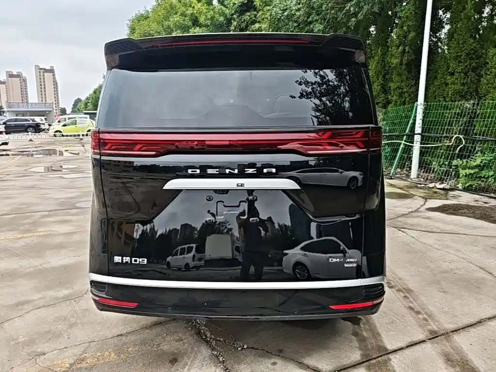 Denza D9 2026 2025 Model DM-i Smart Drive Edition 1020 AWD Flagship