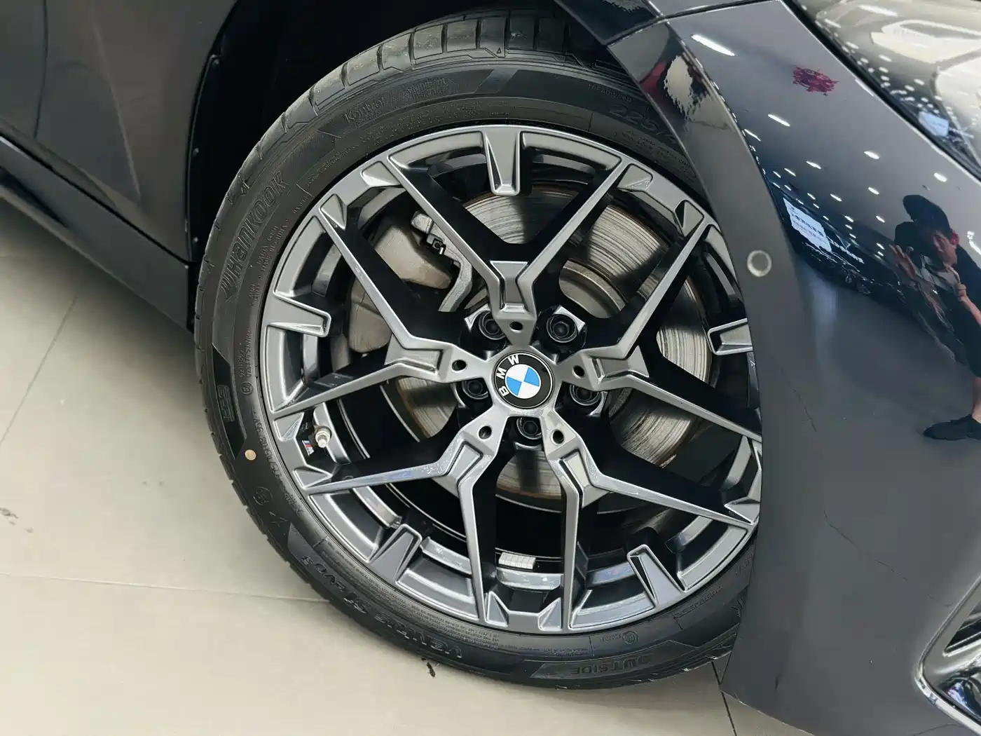 BMW 3 Series 2025 330Li M Sport Night Edition фото 10
