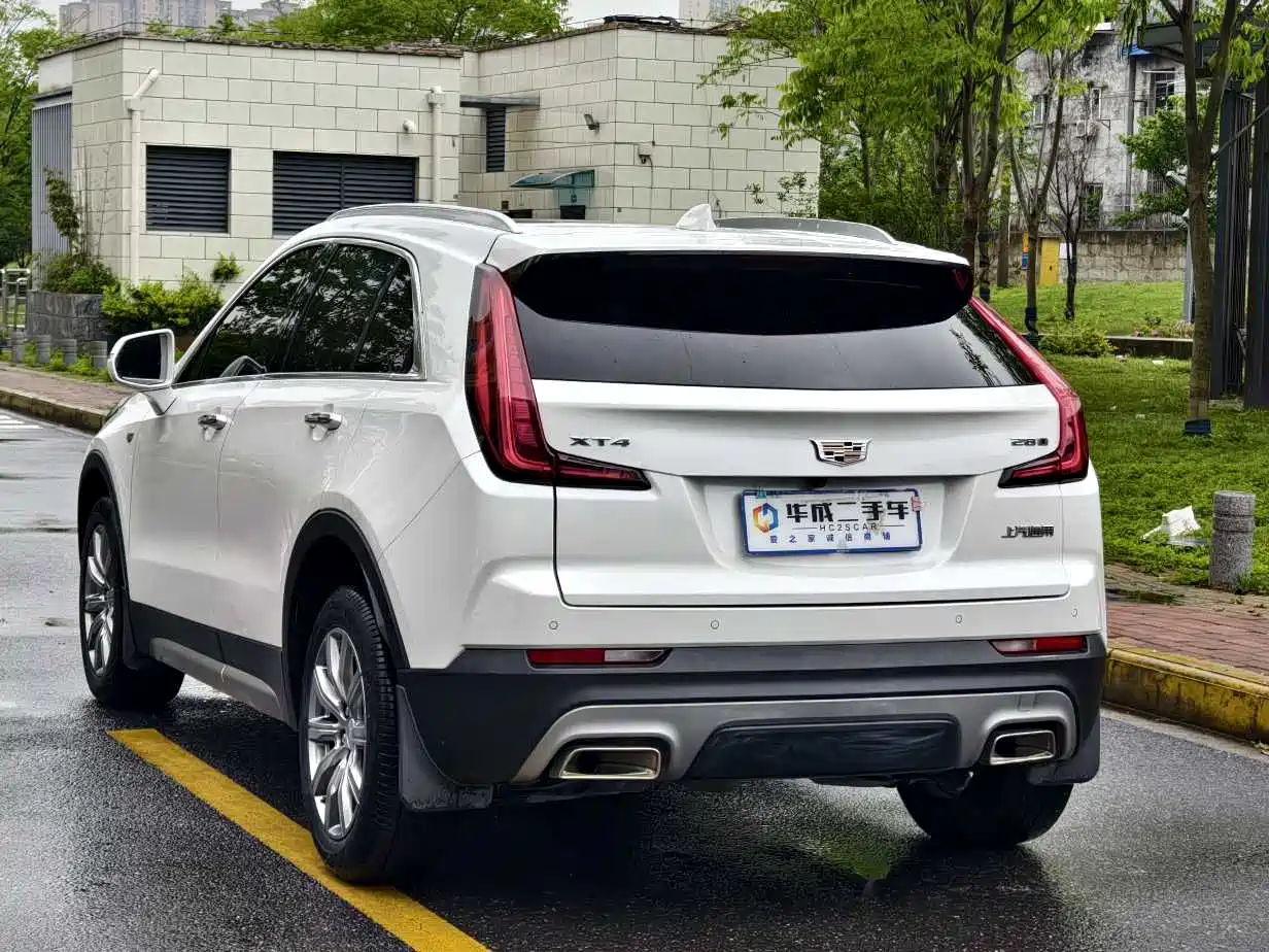 CADILLAC XT4