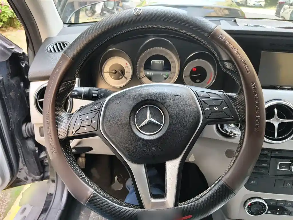 Mercedes-Benz GLK-Class 2013 GLK 300 4MATIC Dynamic Sunroof фото 3