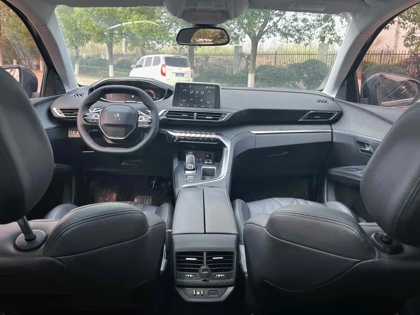 Peugeot 5008 2017 380THP 7-seat Luxury Edition фото 18