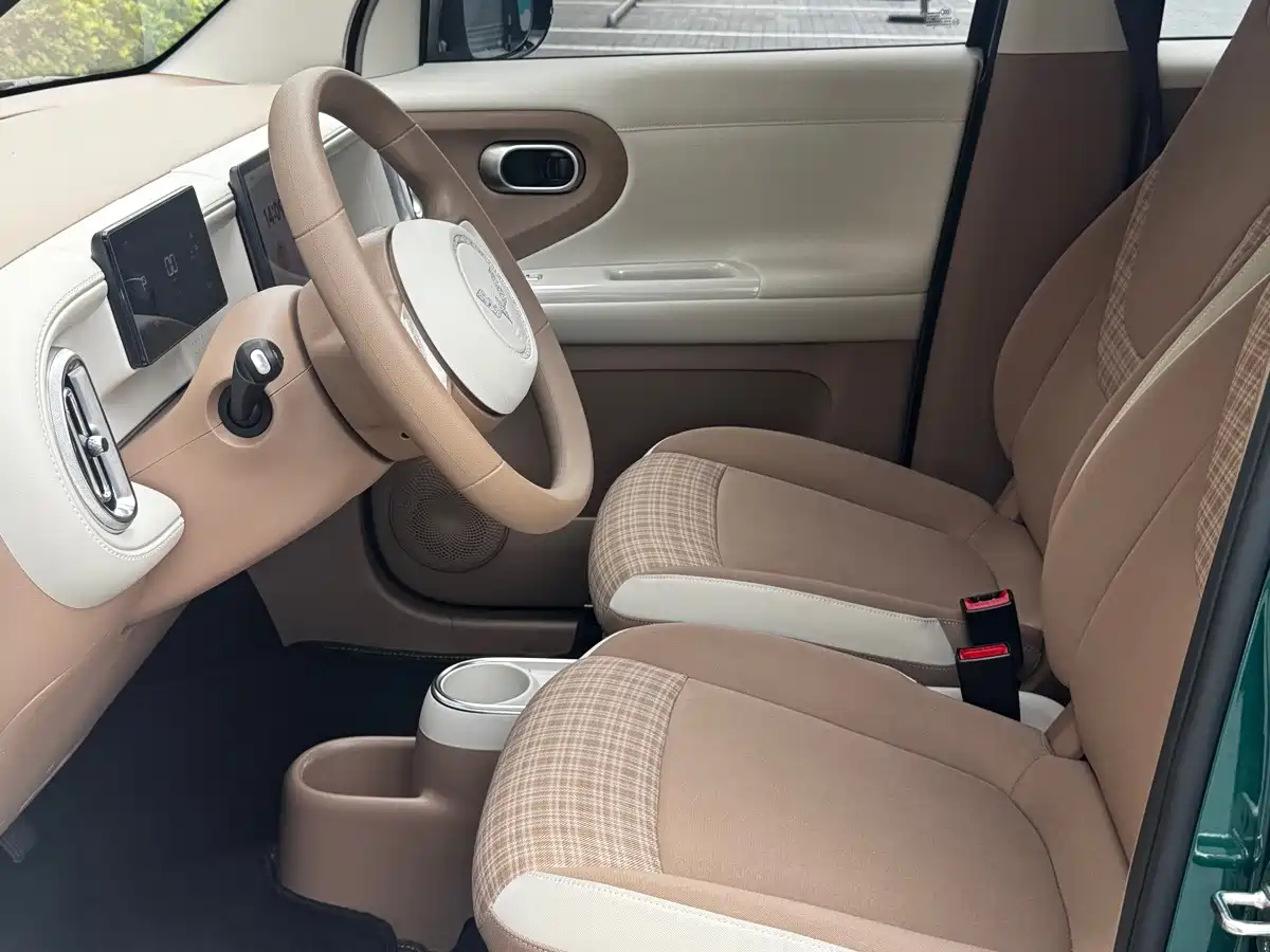 Photo 10 - Wuling Motors Hongguang MINIEV