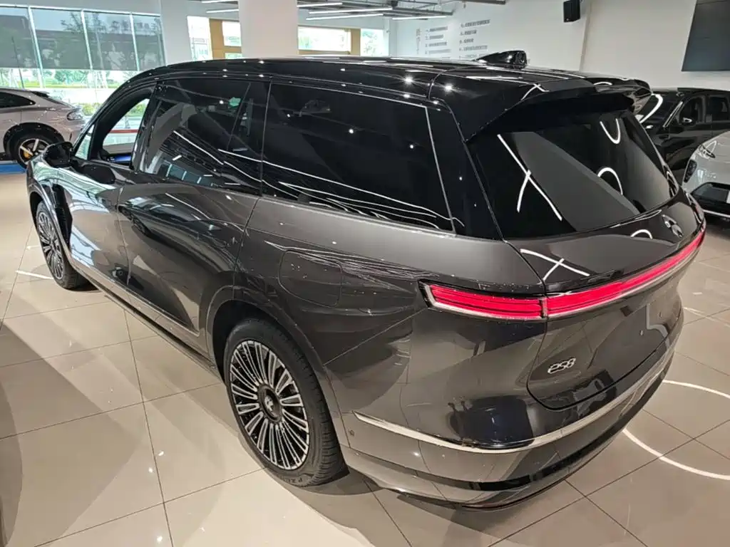2026 NIO ES8